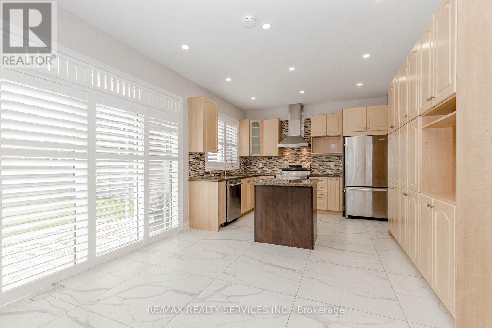 23 Sand Valley Street, Vaughan, Ontario  L6A 4H3 - Photo 50 - N12381602