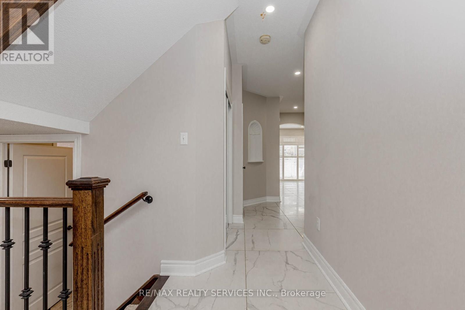 23 Sand Valley Street, Vaughan, Ontario  L6A 4H3 - Photo 5 - N12381602