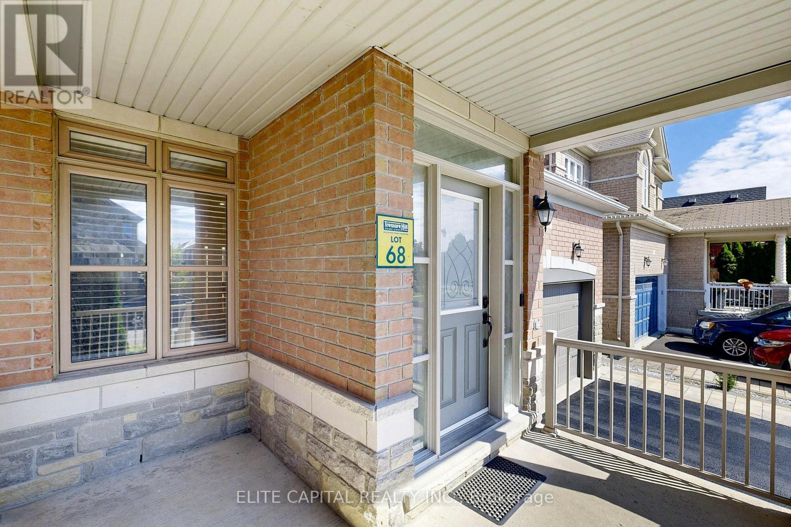 10 Ken Wagg Crescent, Whitchurch-Stouffville (Stouffville), Ontario  L4A 0J8 - Photo 3 - N12384889