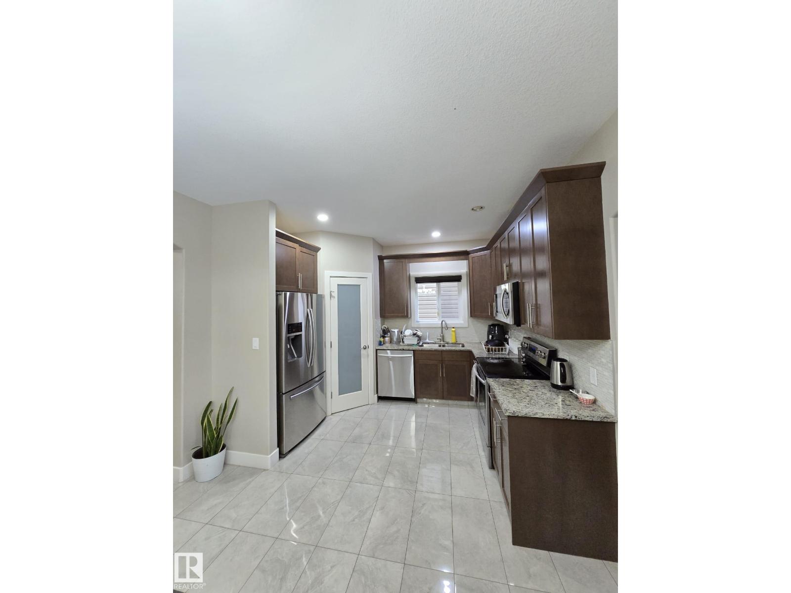 15117 31 St Nw, Edmonton, Alberta  T5Y 3T5 - Photo 9 - E4456632