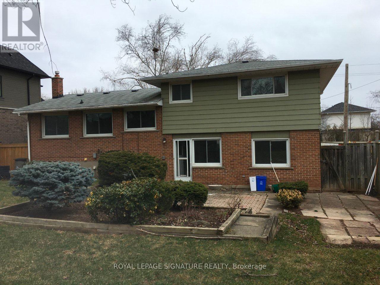 452 Stanfield Drive, Oakville, Ontario  L6L 3P9 - Photo 19 - W12387034