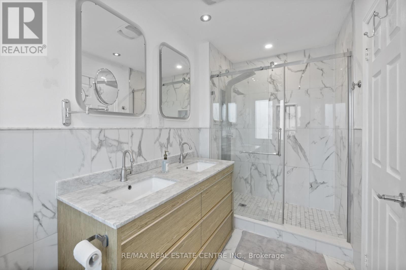 31 Martree Crescent, Brampton, Ontario  L6V 4R3 - Photo 18 - W12379444
