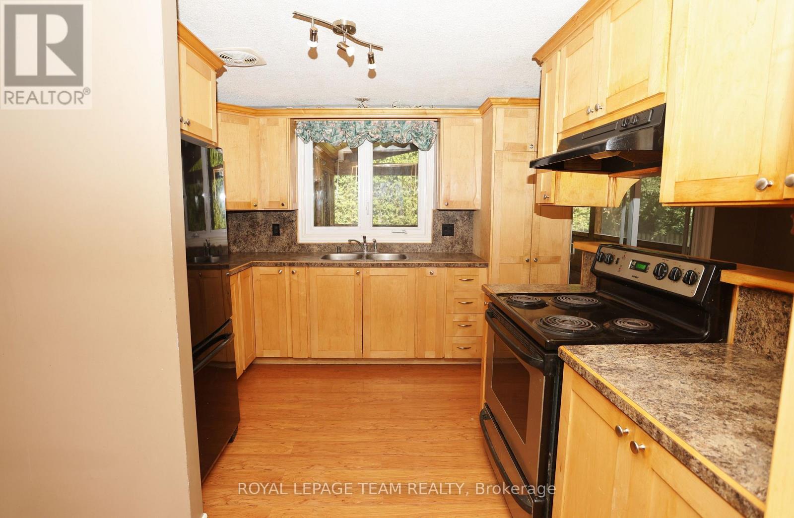 425 Joseph Street, North Grenville, Ontario  K0G 1J0 - Photo 11 - X12387055