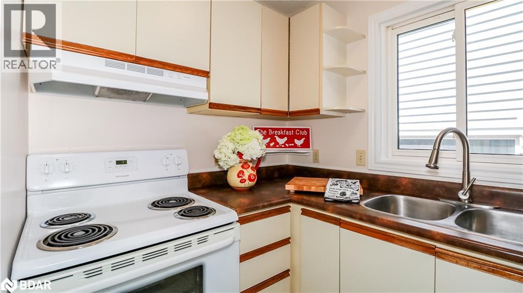 82 Melinda Crescent, Barrie, Ontario  L4N 5G6 - Photo 11 - 40761138