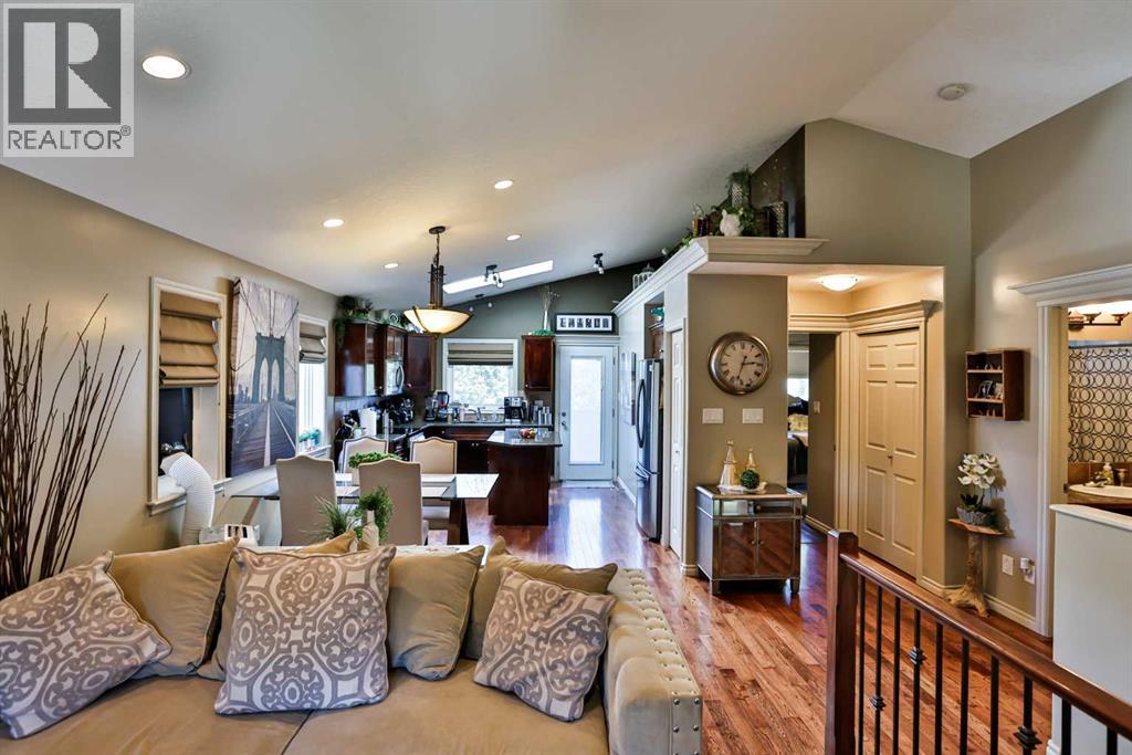 Property at 125 Couleesprings Way S image 4