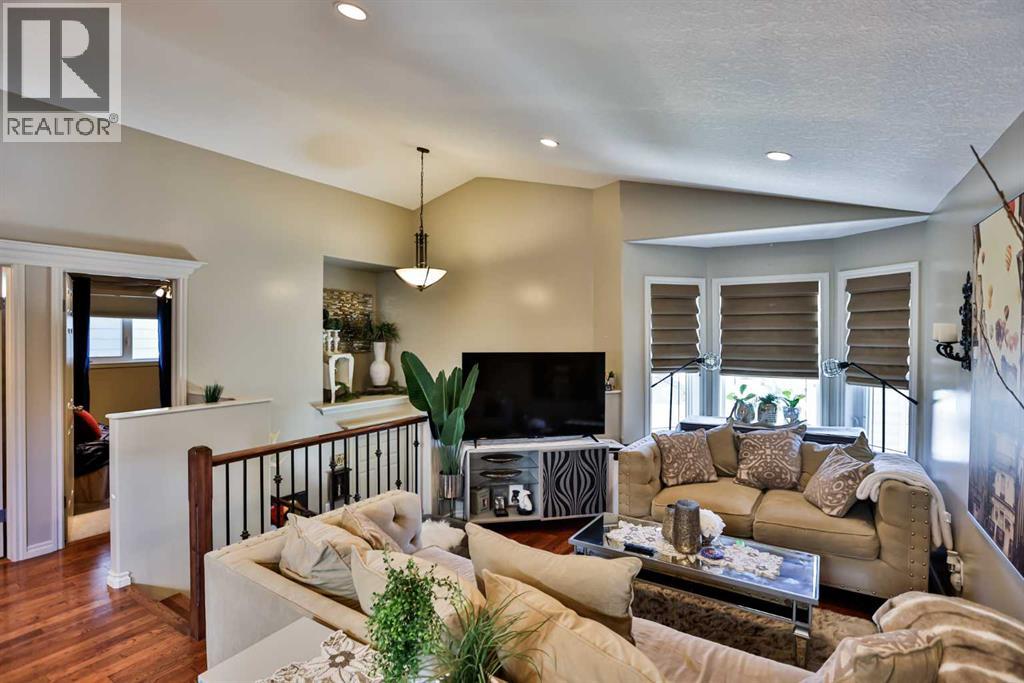 Property at 125 Couleesprings Way S image 5