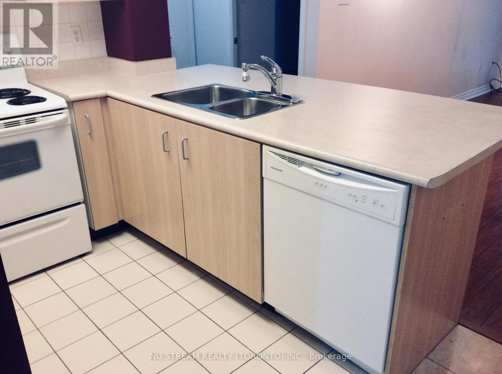 608 - 105 Victoria Street, Toronto, Ontario  M5C 3B4 - Photo 4 - C12387046
