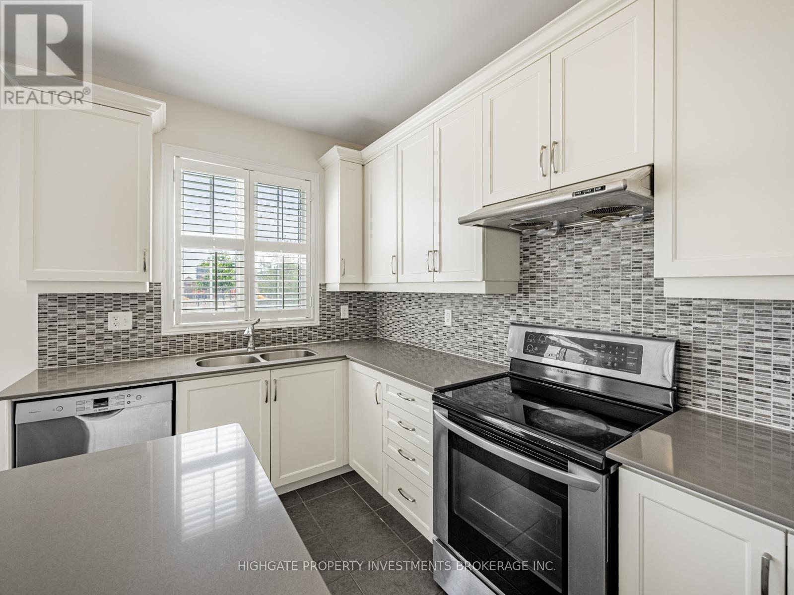 9 Gastonia Road, Brampton, Ontario  L7A 4M8 - Photo 11 - W12387049