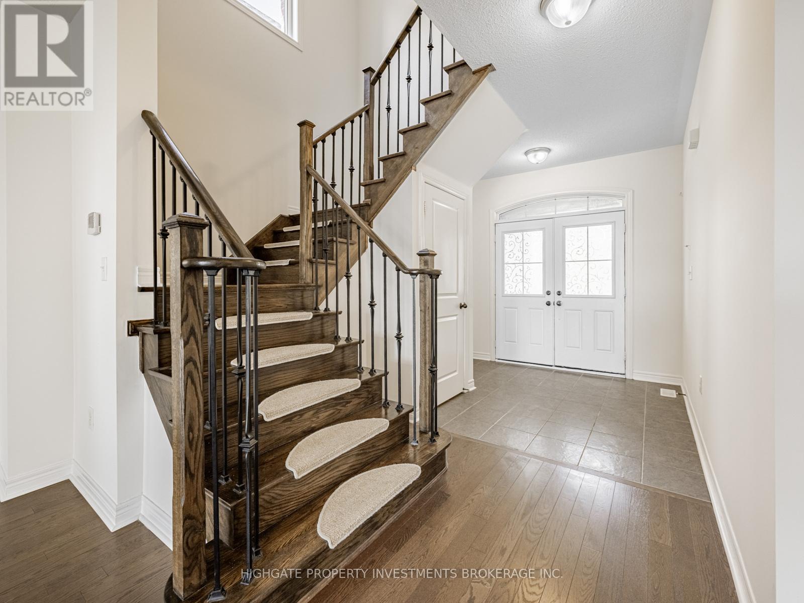 9 Gastonia Road, Brampton, Ontario  L7A 4M8 - Photo 5 - W12387049