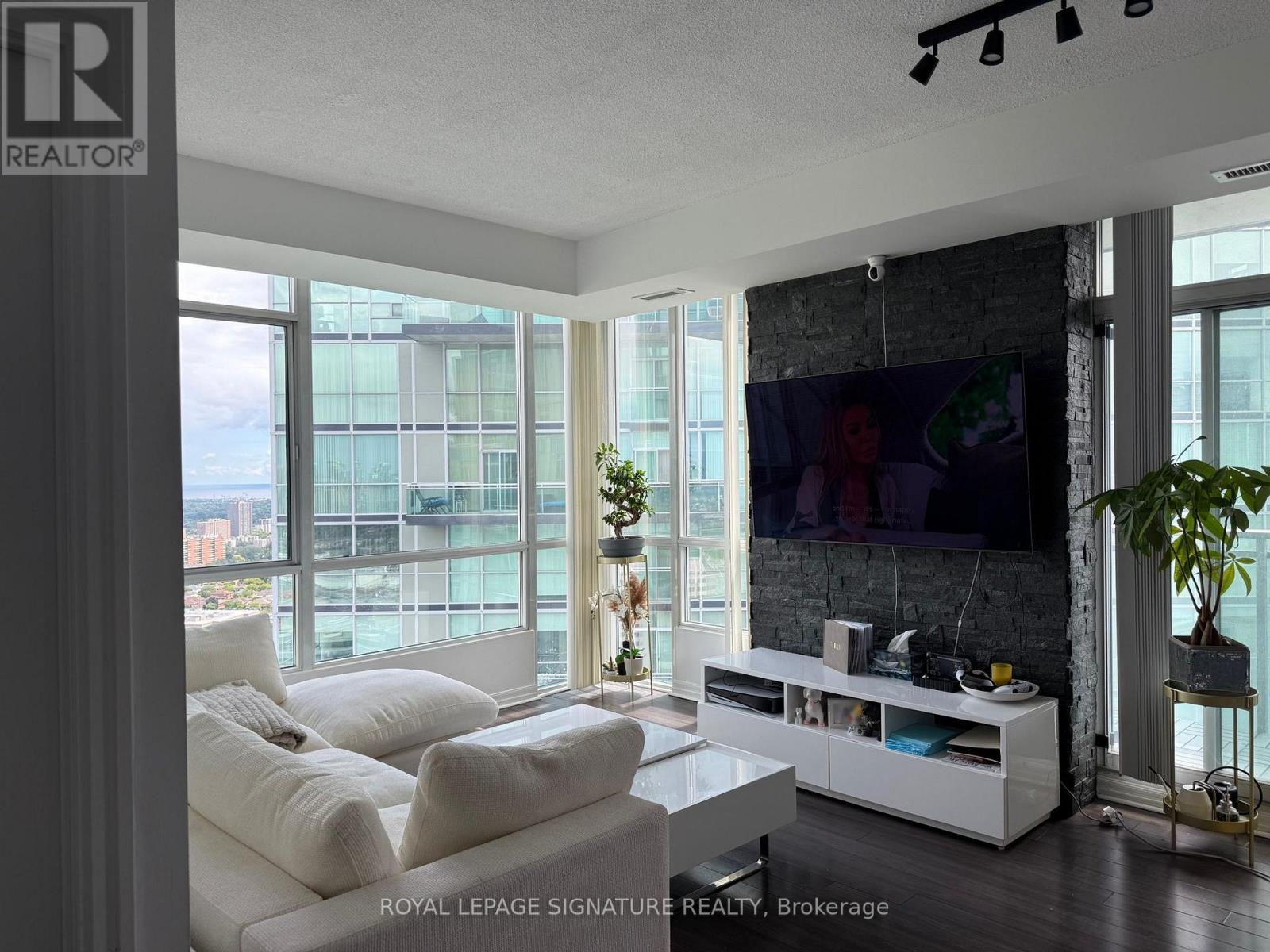 3104 - 220 BURNHAMTHORPE ROAD, Mississauga, Ontario