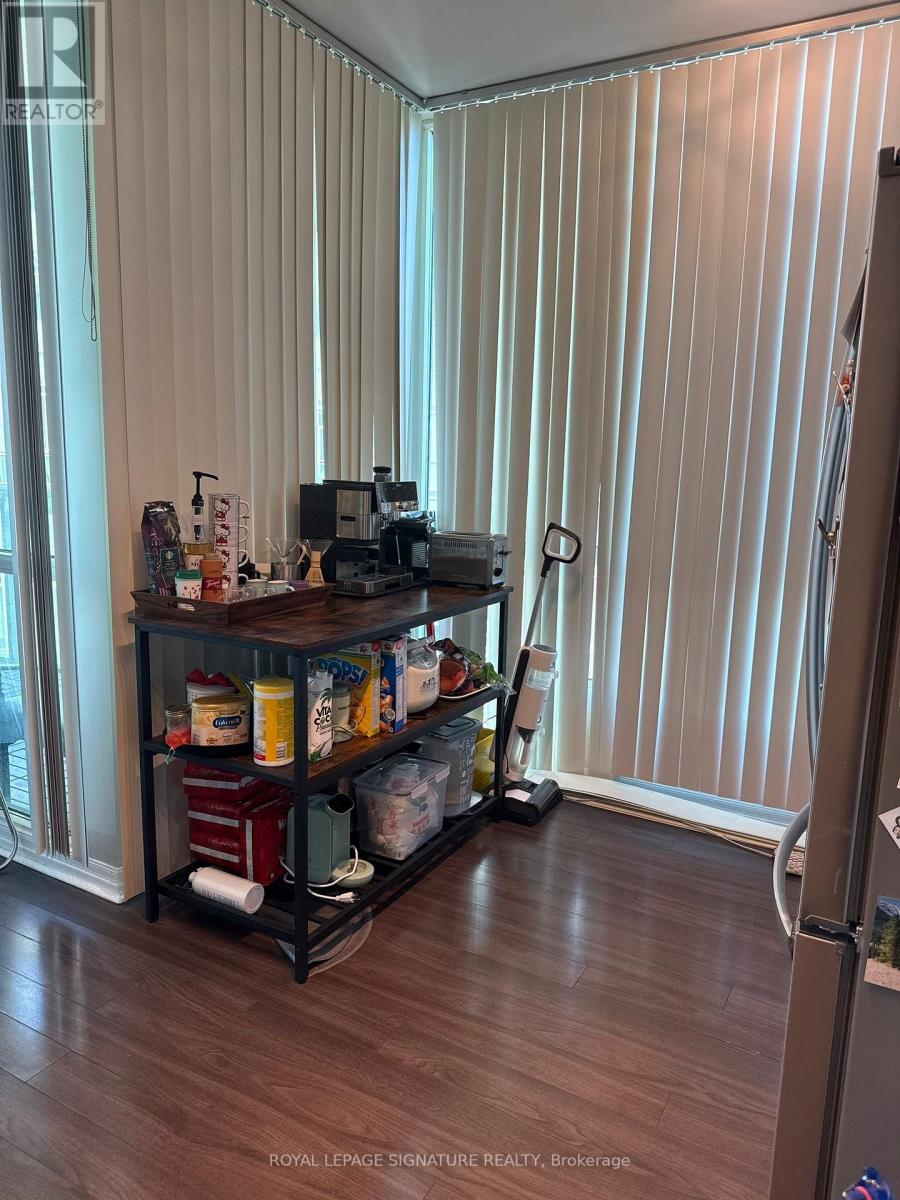 3104 - 220 Burnhamthorpe Road, Mississauga, Ontario  L5B 4N4 - Photo 5 - W12387065