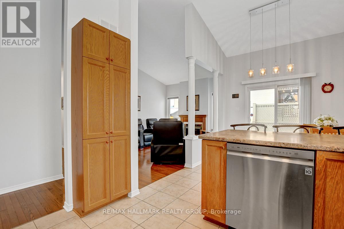343 Quartz Avenue, Clarence-Rockland, Ontario  K4K 0A2 - Photo 14 - X12387078