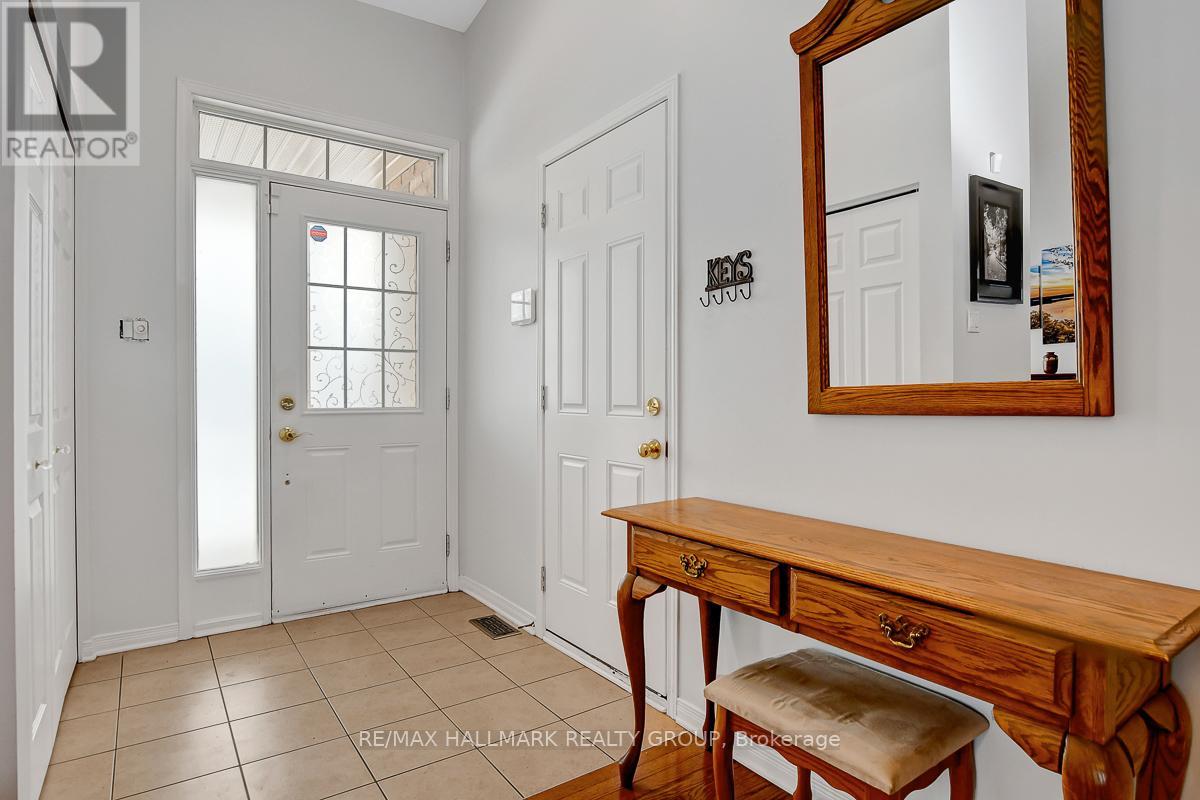 343 Quartz Avenue, Clarence-Rockland, Ontario  K4K 0A2 - Photo 2 - X12387078