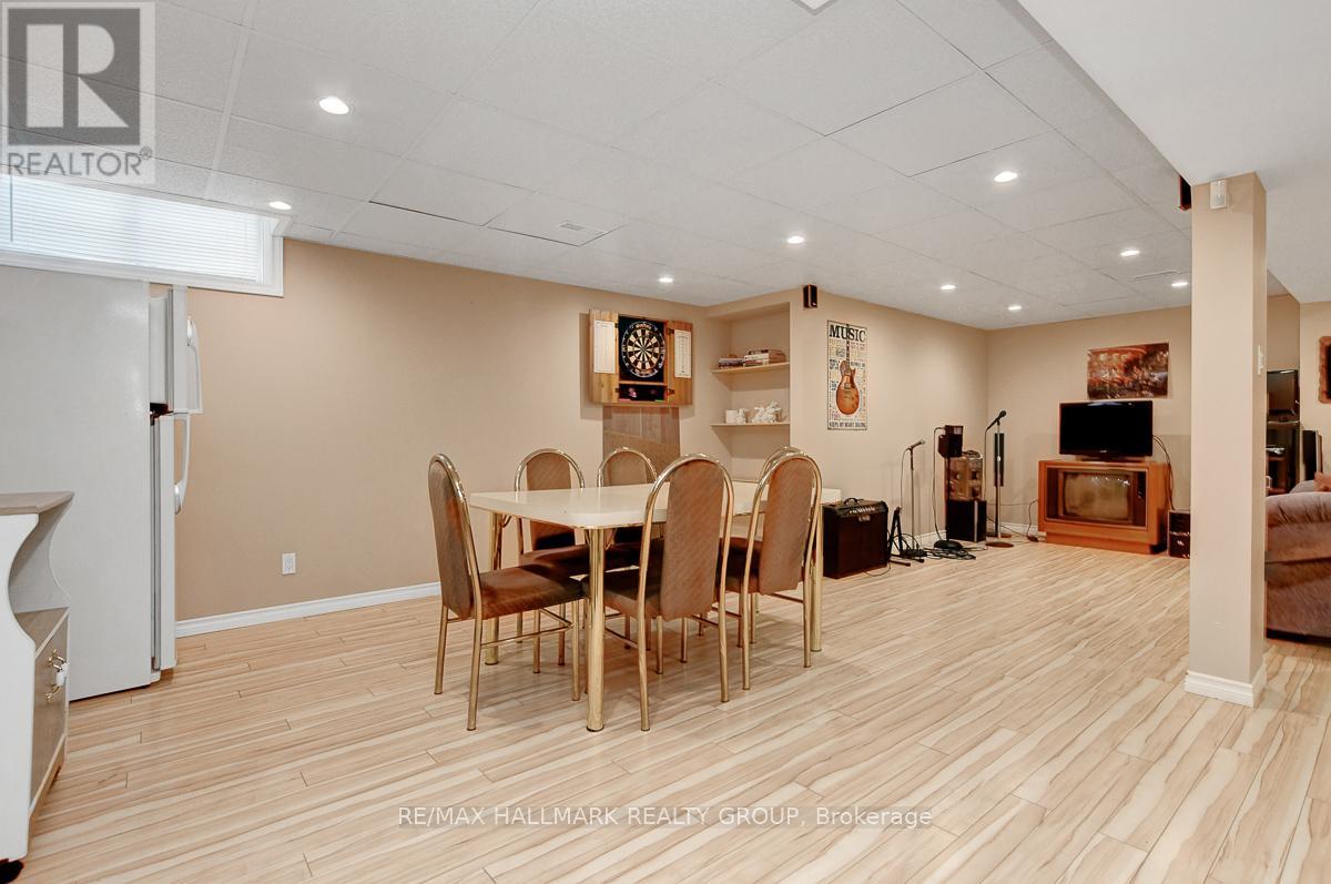 343 Quartz Avenue, Clarence-Rockland, Ontario  K4K 0A2 - Photo 35 - X12387078