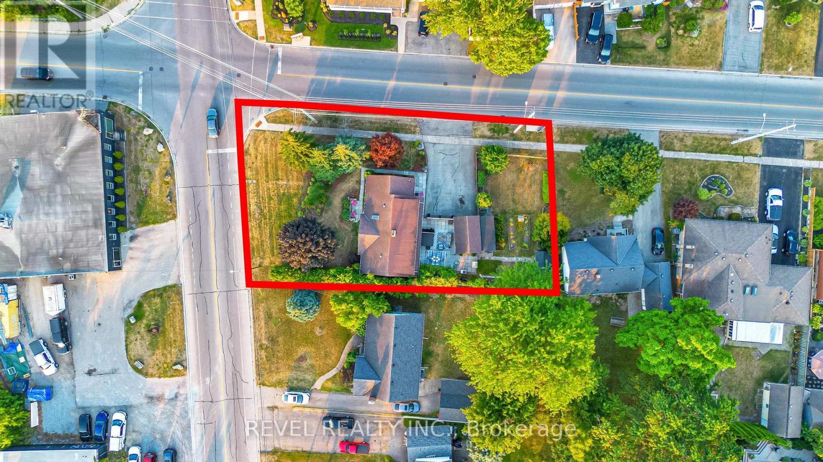 331 St Paul Street W, St. Catharines, Ontario  L2R 6P7 - Photo 4 - X12387039