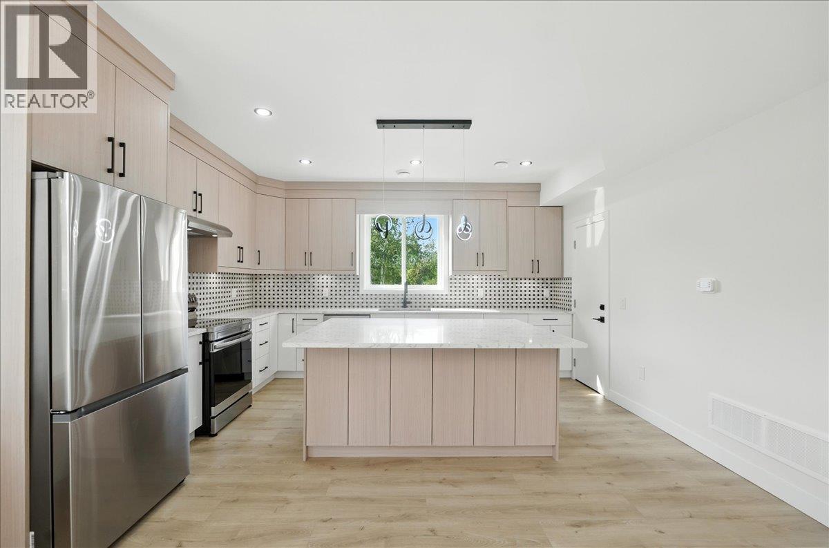 3736 Toba Road, Castlegar, British Columbia  V1N 4Y3 - Photo 9 - 10361674