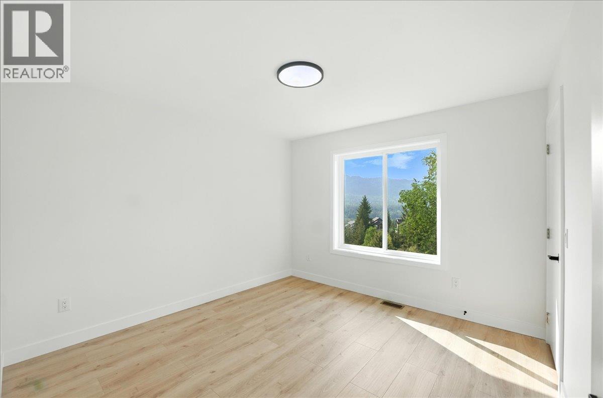 3736 Toba Road, Castlegar, British Columbia  V1N 4Y3 - Photo 25 - 10361674