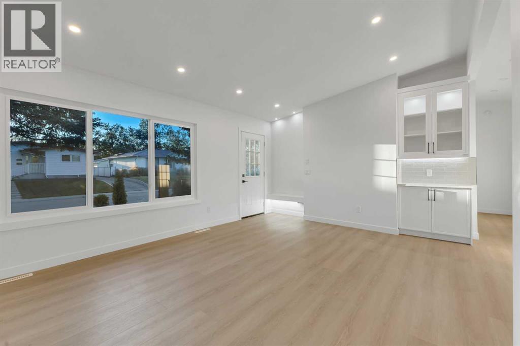 Property at 5242 Thomas Street NE image 4