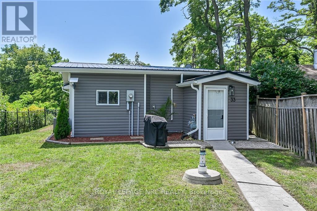 33 Dover Street, Haldimand, Ontario  N1A 2W6 - Photo 3 - X12370775