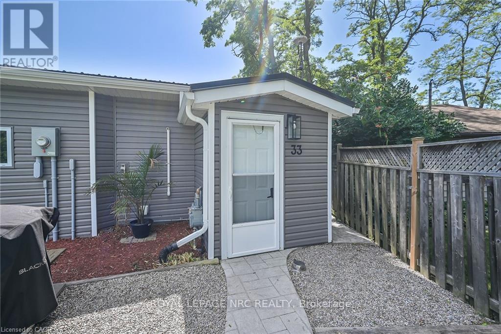 33 Dover Street, Haldimand, Ontario  N1A 2W6 - Photo 5 - X12370775