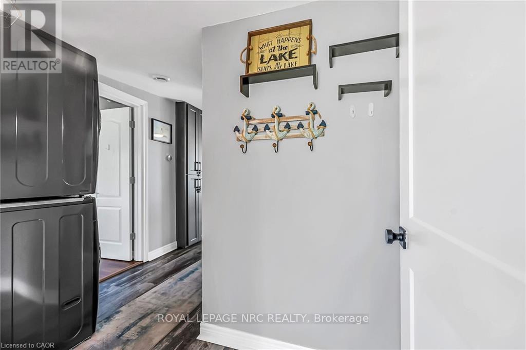 33 Dover Street, Haldimand, Ontario  N1A 2W6 - Photo 7 - X12370775