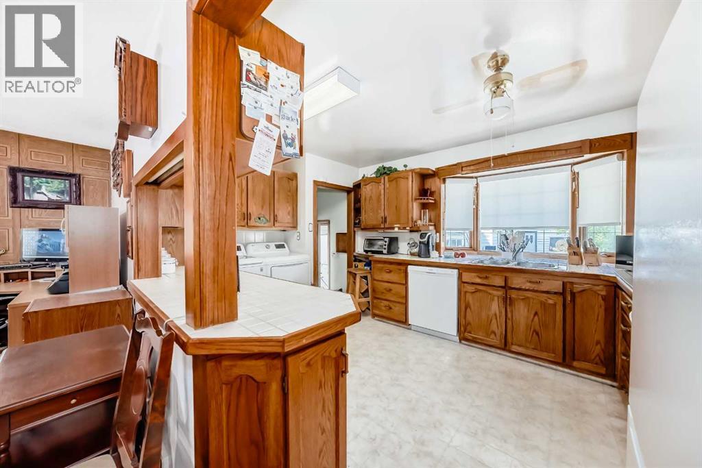 2715 40 Street Sw, Calgary, Alberta  T3E 3J6 - Photo 8 - A2226409