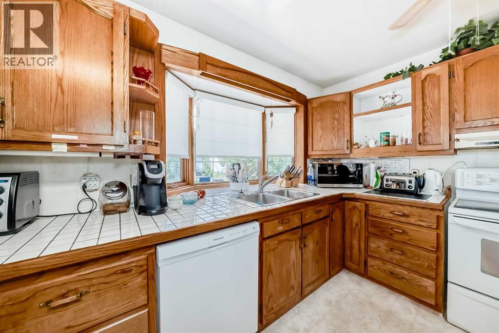 2715 40 Street Sw, Calgary, Alberta  T3E 3J6 - Photo 10 - A2226409