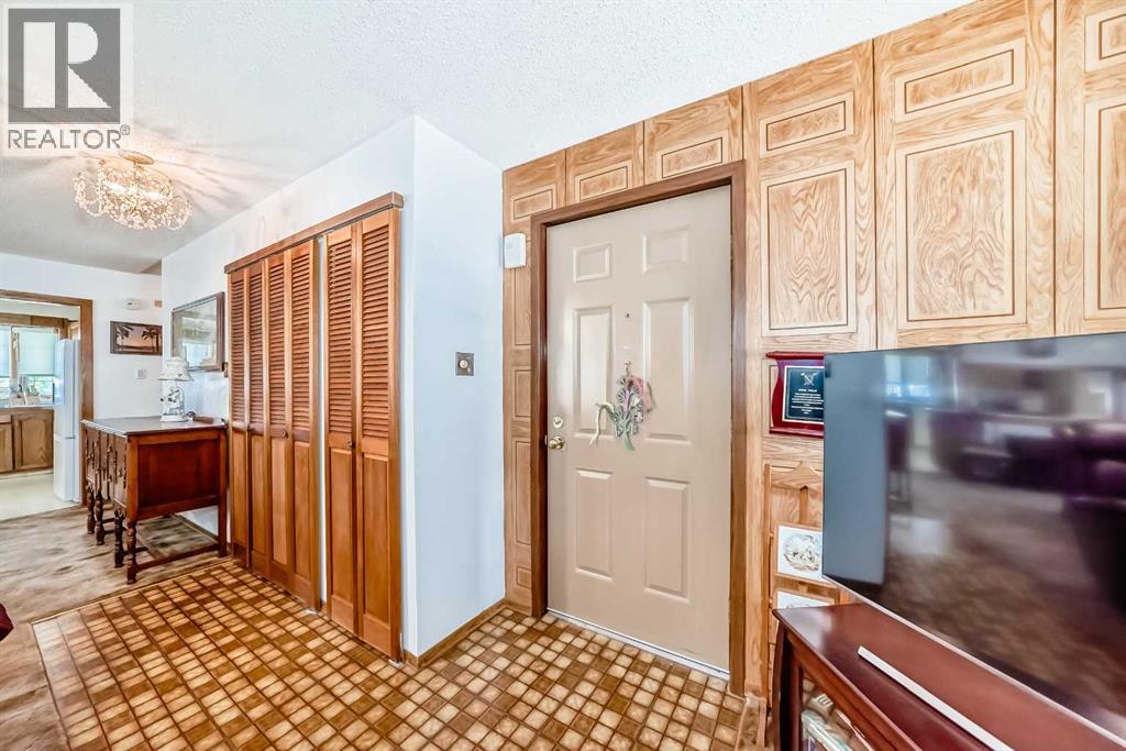 2715 40 Street Sw, Calgary, Alberta  T3E 3J6 - Photo 7 - A2226409