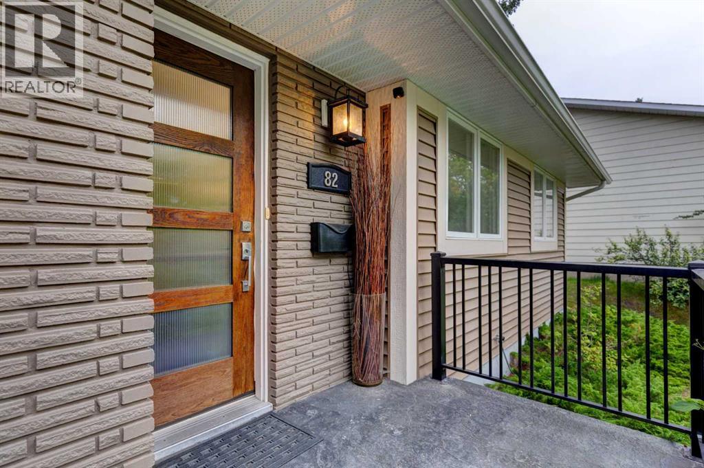 82 Gladys Ridge Road Sw, Calgary, Alberta  T3E 4J1 - Photo 2 - A2253303