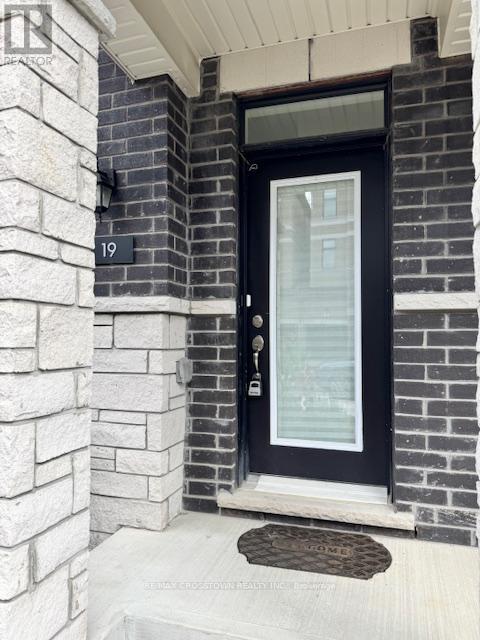 19 Tarmola Park Court, Toronto, Ontario  M9L 0A6 - Photo 2 - W12387091