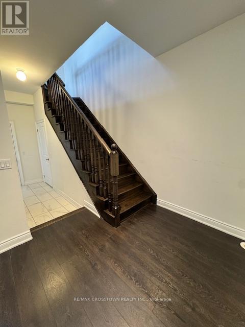 19 Tarmola Park Court, Toronto, Ontario  M9L 0A6 - Photo 5 - W12387091