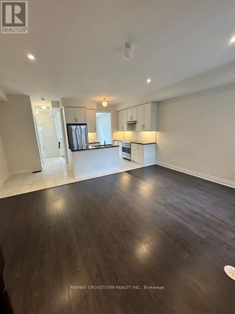 19 Tarmola Park Court, Toronto, Ontario  M9L 0A6 - Photo 6 - W12387091
