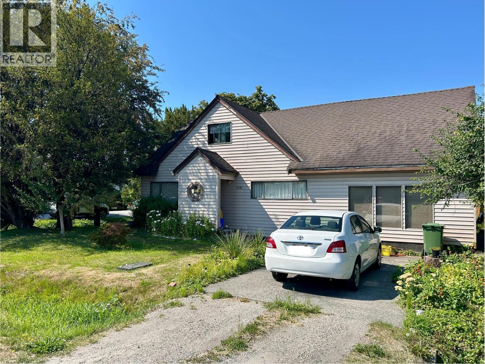 3251 REGINA AVENUE, Richmond, British Columbia