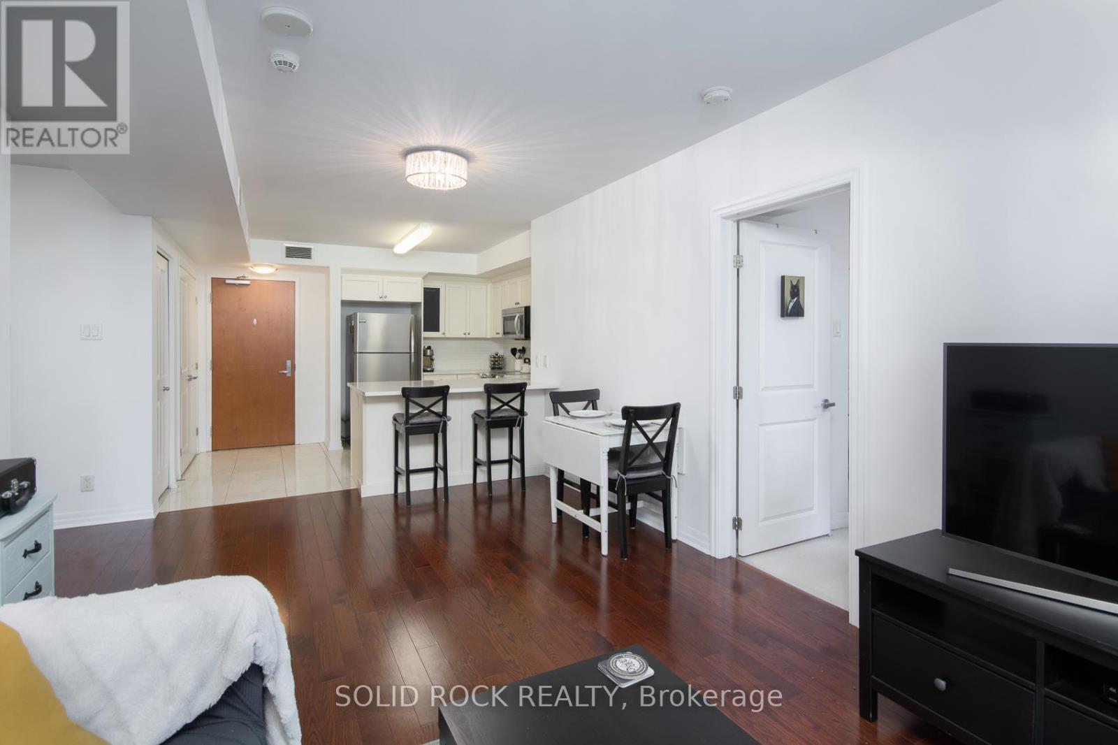 502 - 242 Rideau Street, Ottawa, Ontario  K1N 0B7 - Photo 14 - X12384797