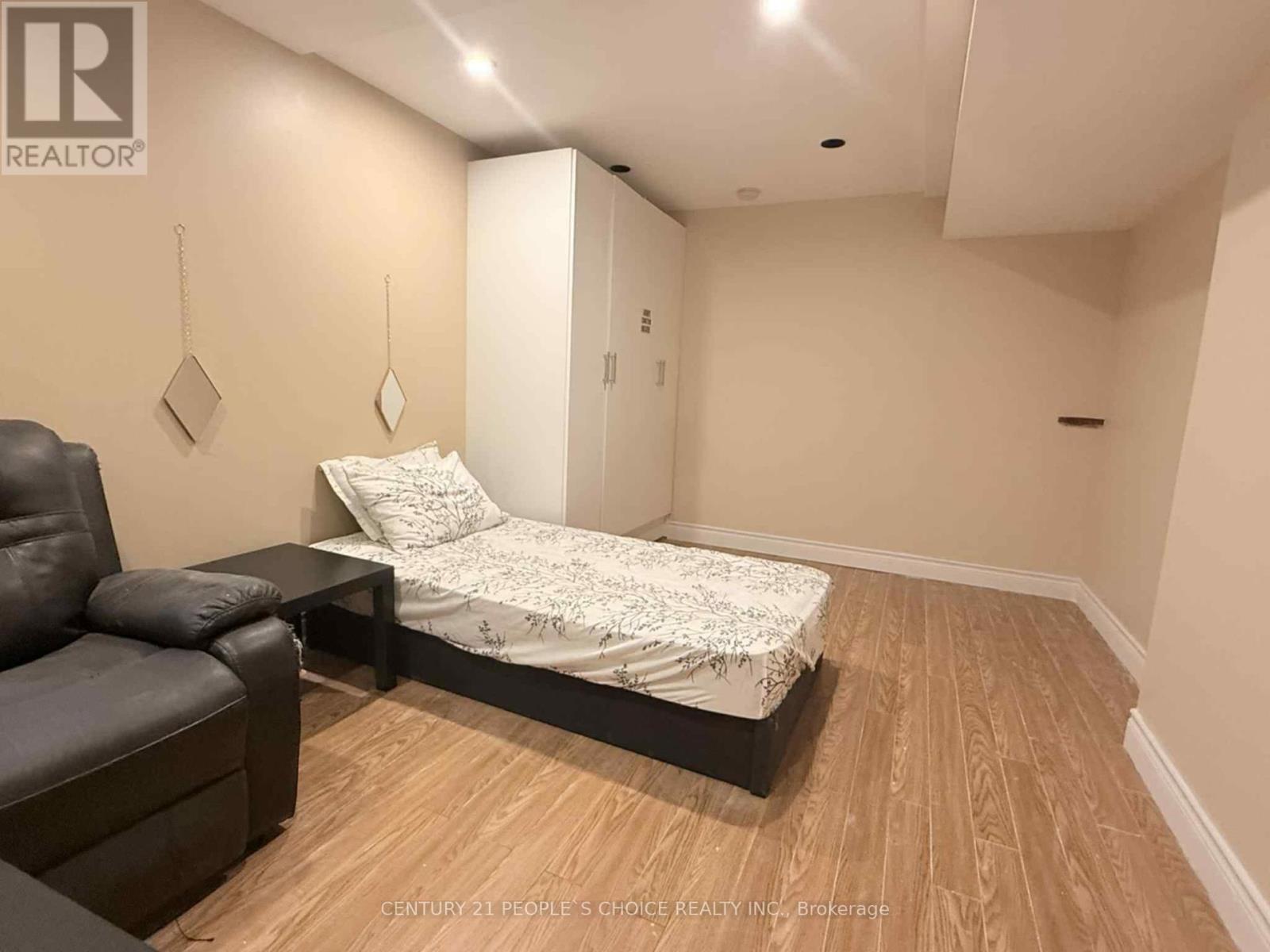 Bsmt - 485 Greenpark Crescent, Mississauga, Ontario  L5B 3P4 - Photo 3 - W12387115