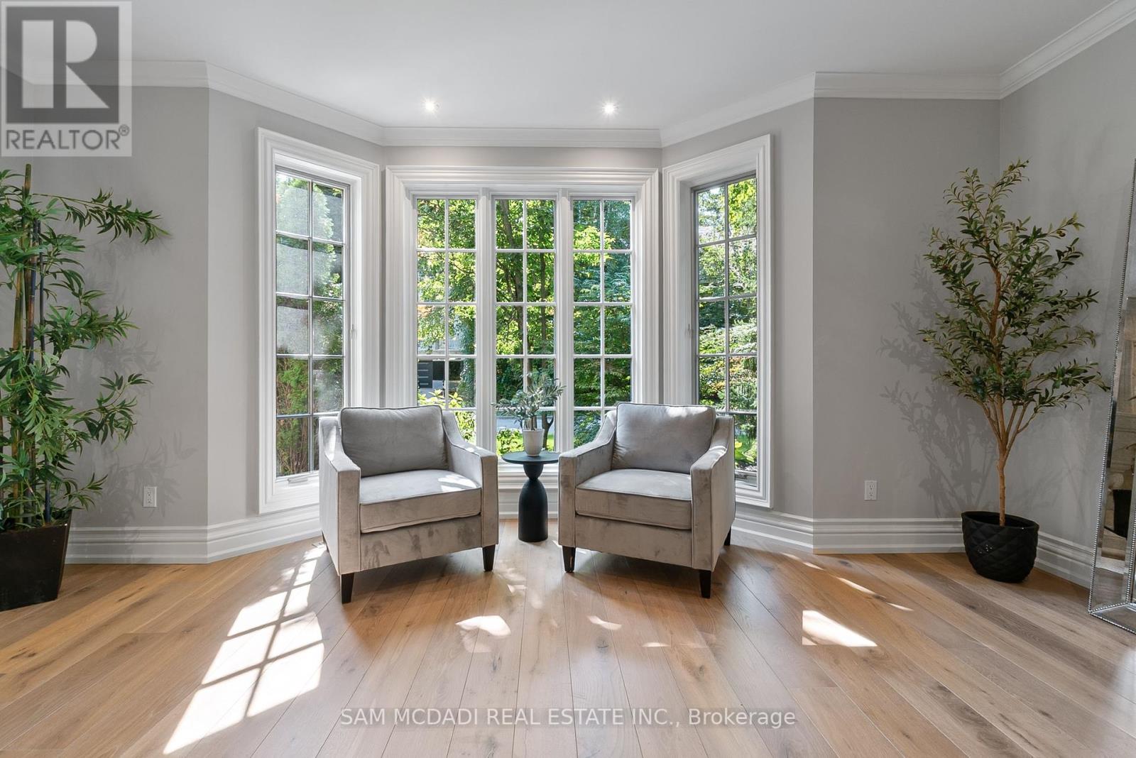 2025 Heartwood Court, Mississauga (Erindale), Ontario  L5C 4P7 - Photo 5 - W12386714