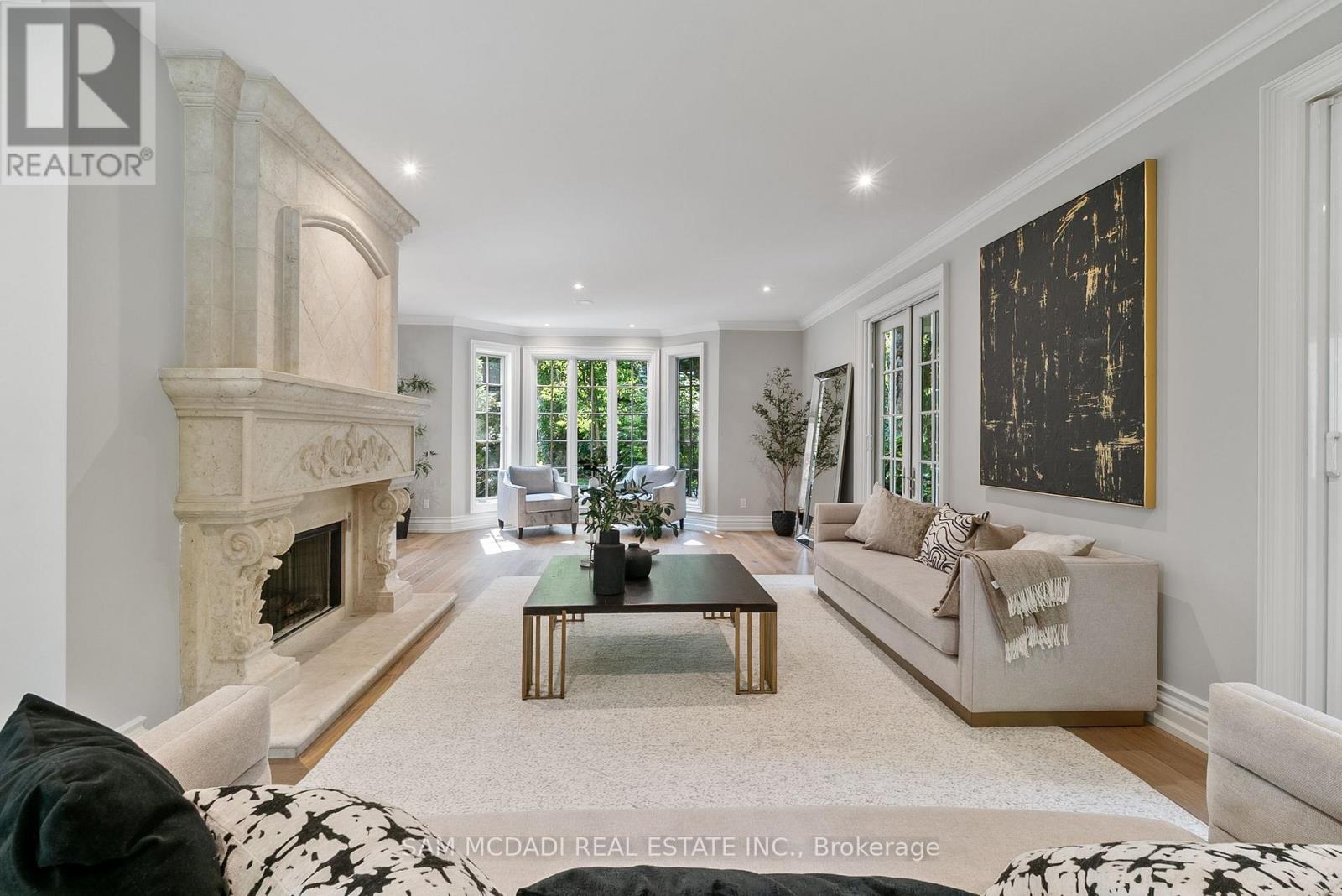 2025 Heartwood Court, Mississauga (Erindale), Ontario  L5C 4P7 - Photo 6 - W12386714