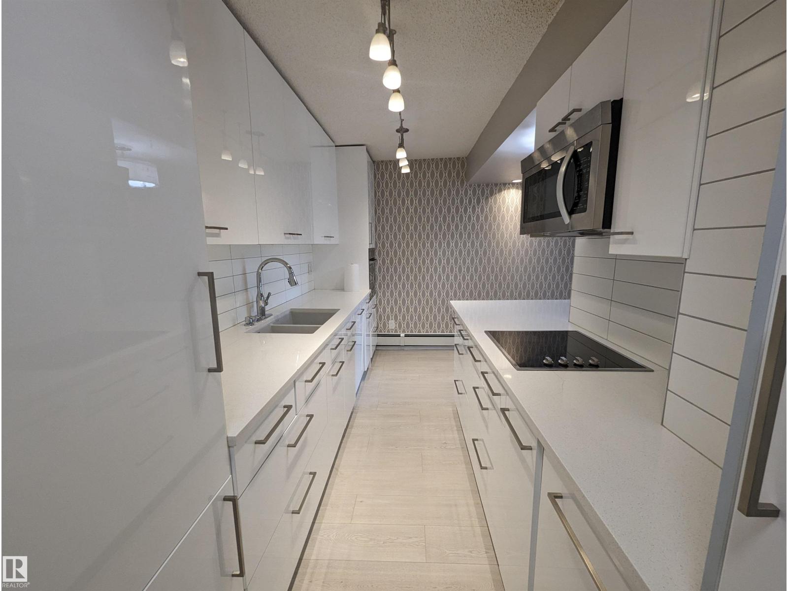 #105 10140 115 ST NW, Edmonton, Alberta