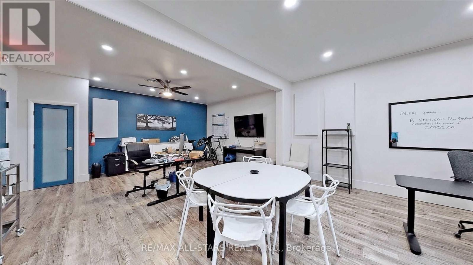 201 - 715 Queen Street E, Toronto, Ontario  M4M 1H1 - Photo 2 - E12387122