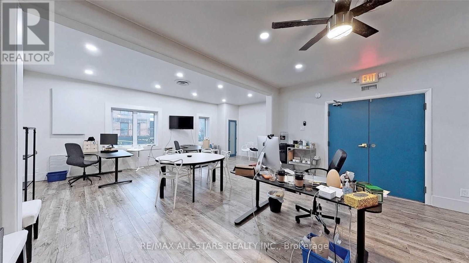 201 - 715 Queen Street E, Toronto, Ontario  M4M 1H1 - Photo 3 - E12387122
