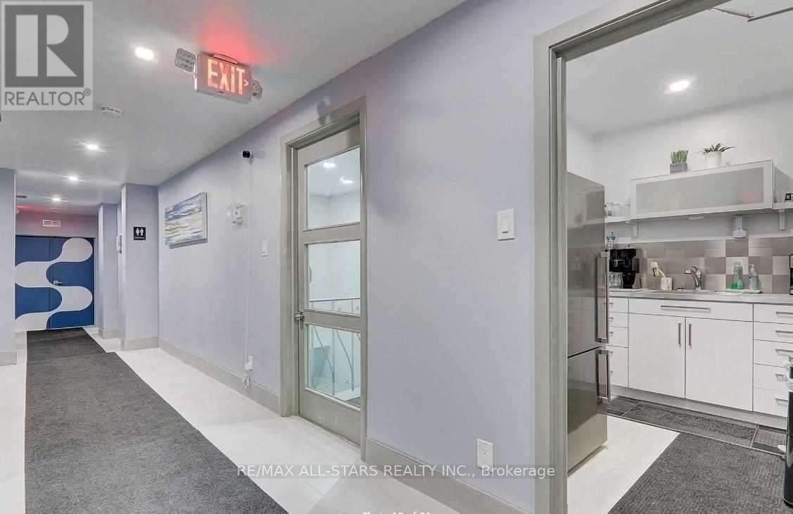 201 - 715 Queen Street E, Toronto, Ontario  M4M 1H1 - Photo 8 - E12387122