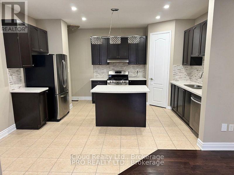 14 Dublin Road, Brampton, Ontario  L7A 0T6 - Photo 3 - W12387136
