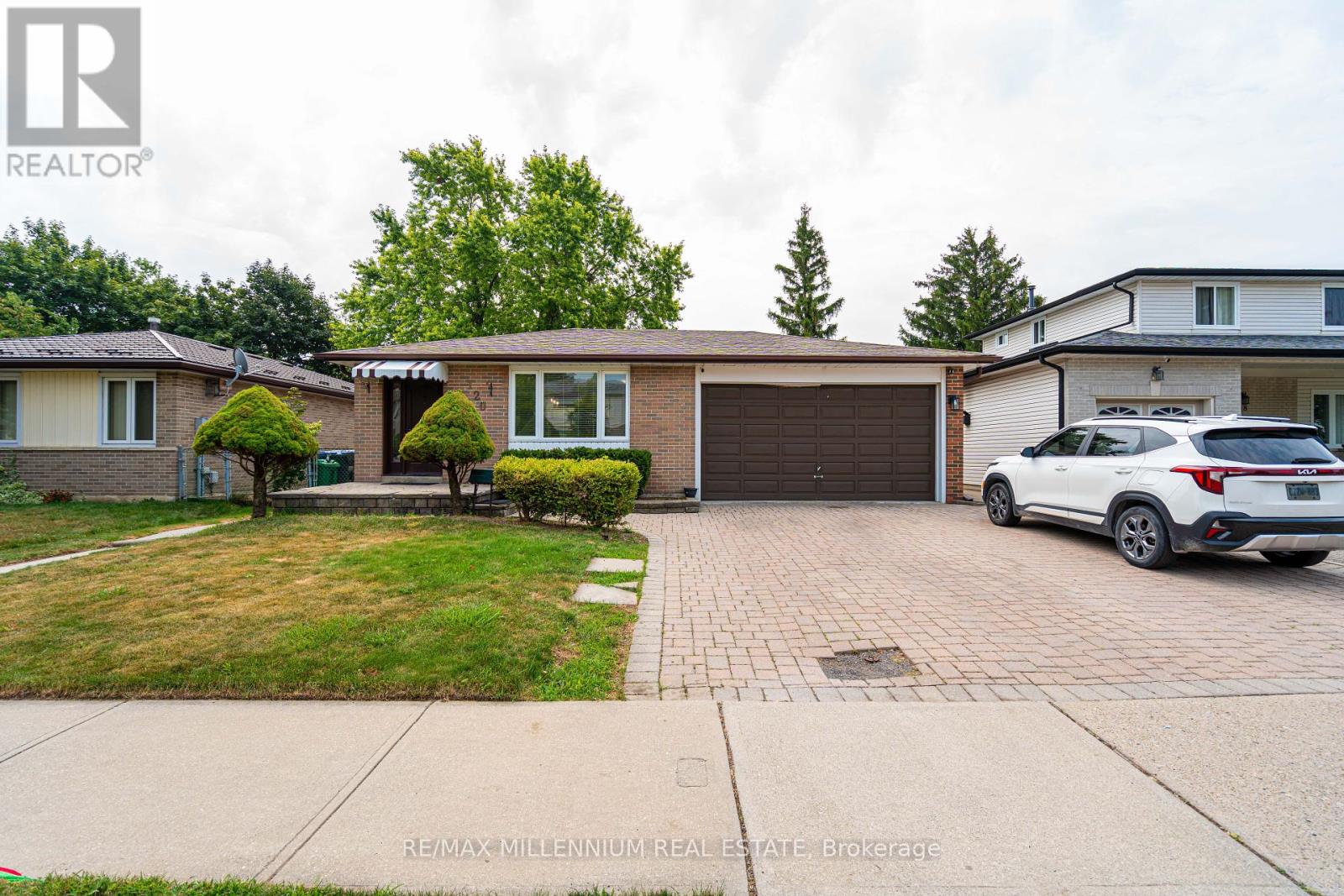 120 MADOC DRIVE, Brampton, Ontario