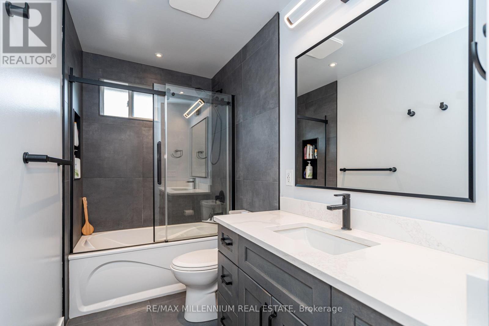 120 Madoc Drive, Brampton, Ontario  L6V 2A4 - Photo 28 - W12387140