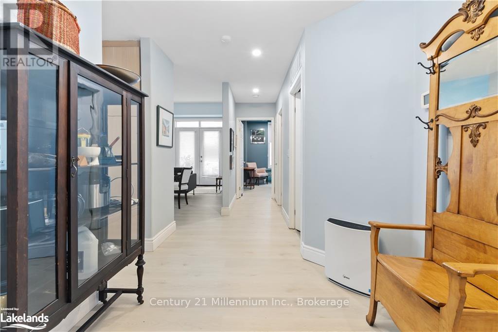 101 - 10 Bay Street E, Blue Mountains, Ontario  N0H 2P0 - Photo 14 - X12387148
