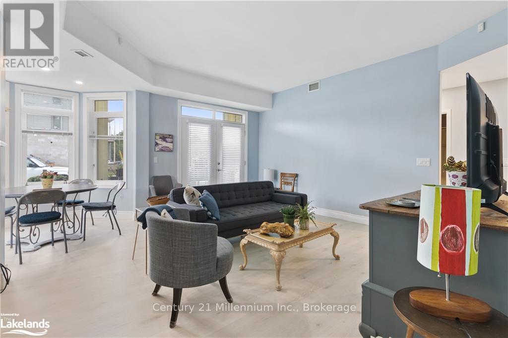 101 - 10 Bay Street E, Blue Mountains, Ontario  N0H 2P0 - Photo 3 - X12387148