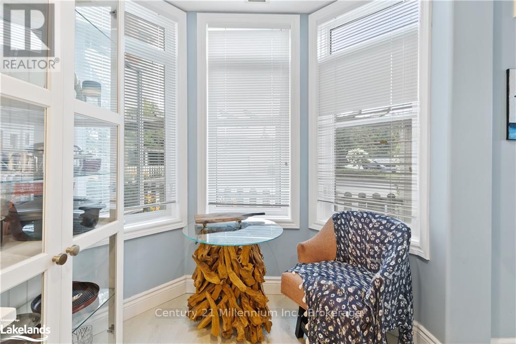 101 - 10 Bay Street E, Blue Mountains, Ontario  N0H 2P0 - Photo 35 - X12387148