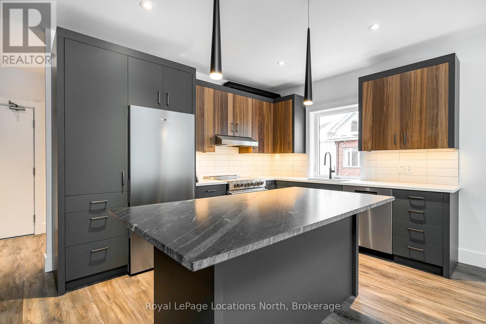 4 - 20 Alice Street E, Blue Mountains, Ontario  N0H 2P0 - Photo 6 - X12387155