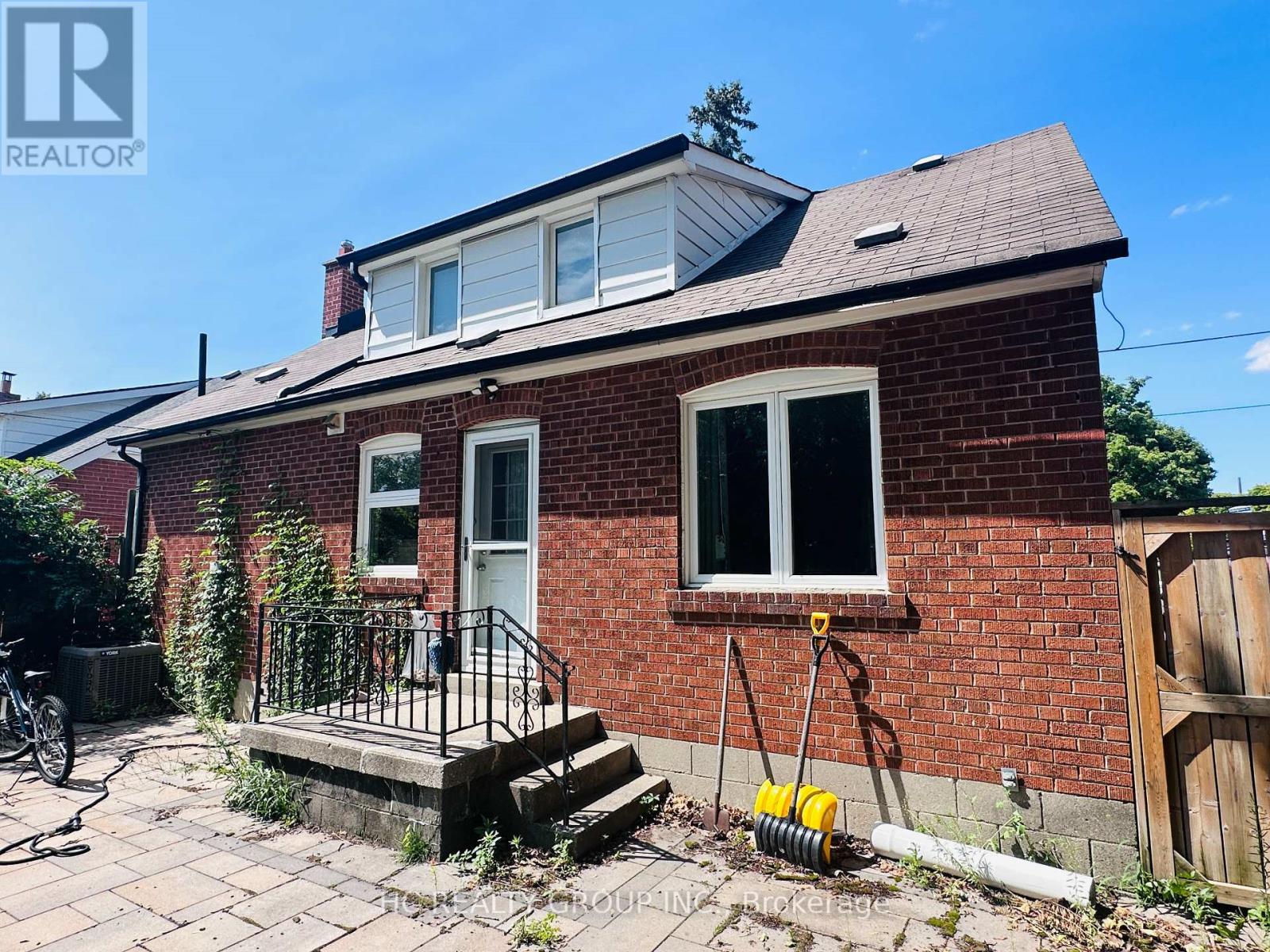 673 Glengrove Avenue W, Toronto, Ontario  M6B 2J2 - Photo 19 - W12318269