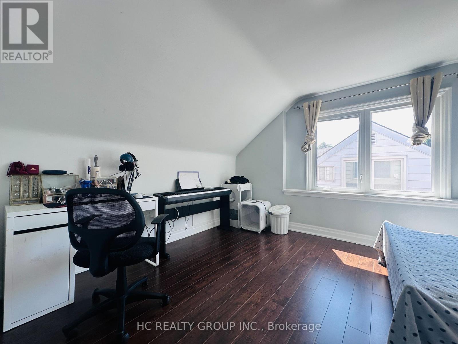 673 Glengrove Avenue W, Toronto, Ontario  M6B 2J2 - Photo 10 - W12318269